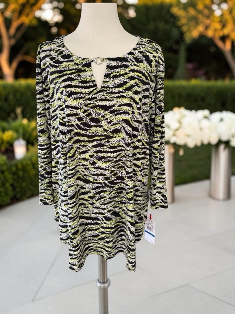 Ruby Rd. Black/White/Lime Abstract Print Top With 3/4 Sleeves-Sz. XL-NWT